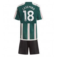 Echipament fotbal Manchester United Casemiro #18 Tricou Deplasare 2023-24 pentru copii maneca scurta (+ Pantaloni scurti)